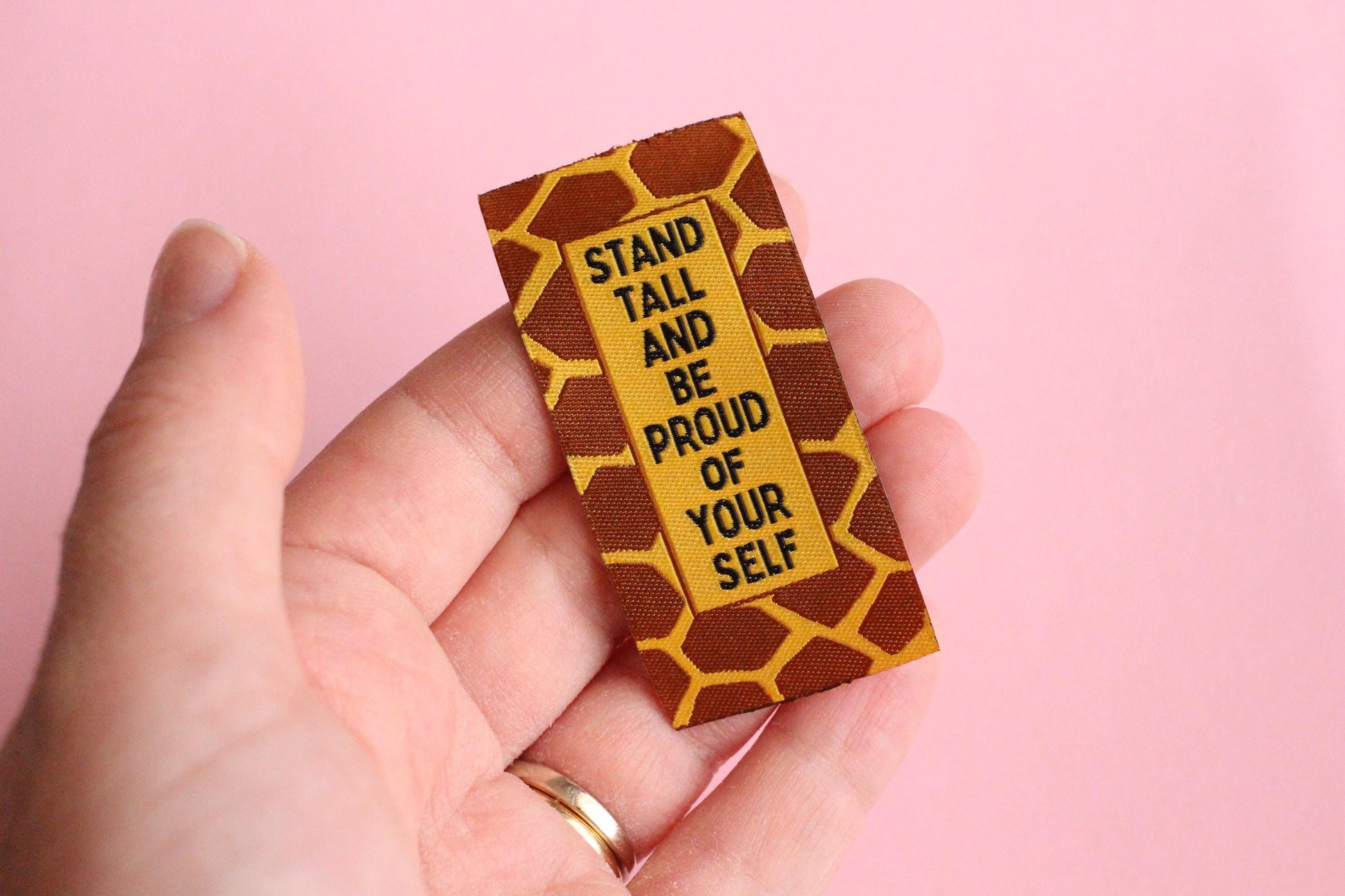 Giraffe Woven Sewing Labels – Pack of 5 “Stand Tall and Be Proud of Yourself” Tags, Fun Clothing Labels for Handmade Clothes, Quilting - The Cosy Club Handmade