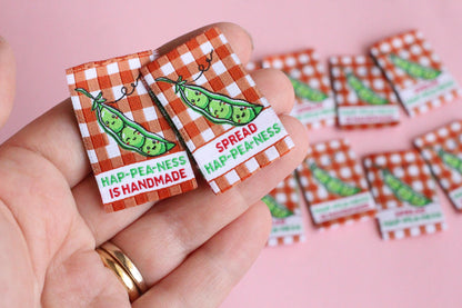 Gingham Woven Sewing Labels – Pack of 6 “Hap-Pea-Ness Is Handmade” Cute Tags, Fun Fabric Labels for Knitting, Quilting & Handmade Clothes - The Cosy Club Handmade